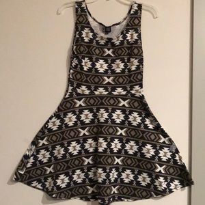Sleeveless Tribal print skater dress